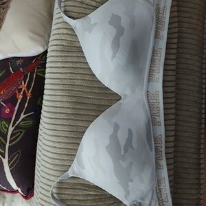 Victorias Secret PINK Wear Everywhere‎ Wireless Lightly Lined Bra Camo